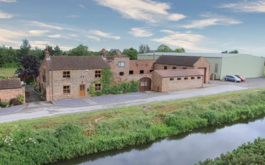 Sandtoft Road, Belton