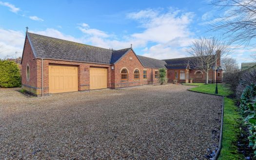 Old Village Street, Gunness