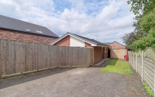 Eastoft Road, Crowle