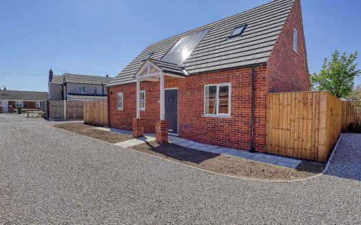 Low Cross Street, Crowle